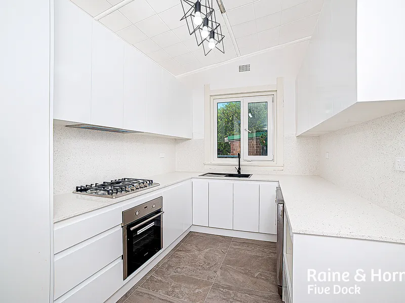 Extra Convenient 4 Bedroom Family home | Brand New kitchen