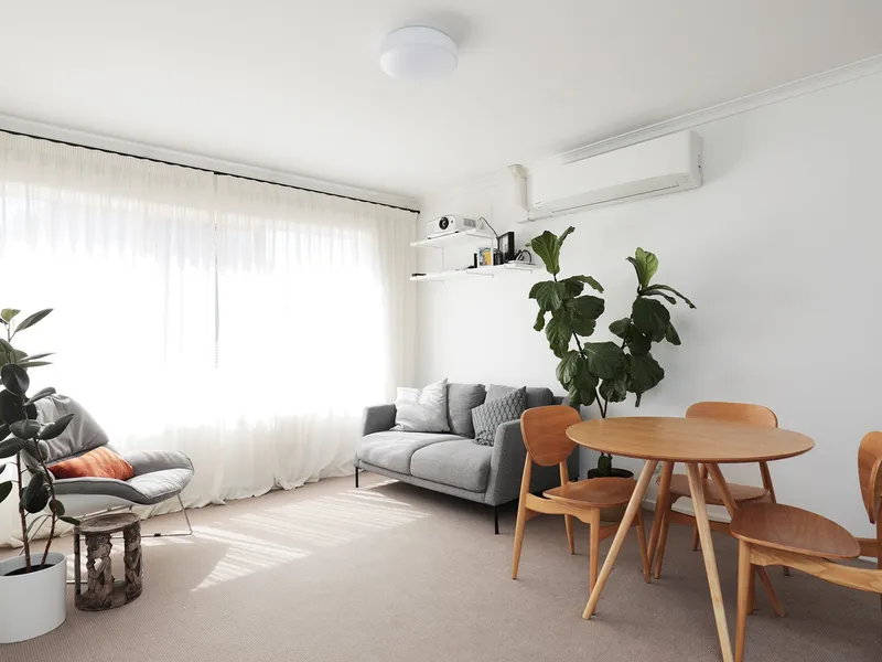 Renovated Apartment On Charming Street
