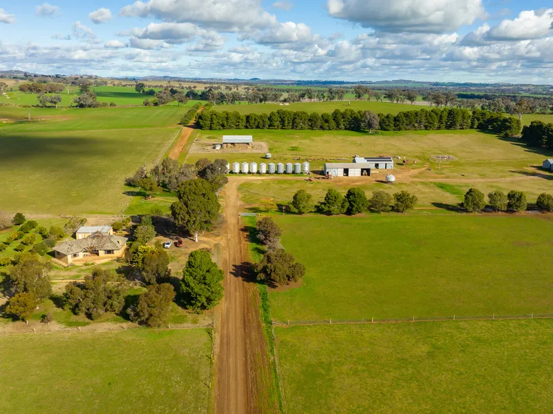 FIRST CLASS MIXED FARMING PROPERTY