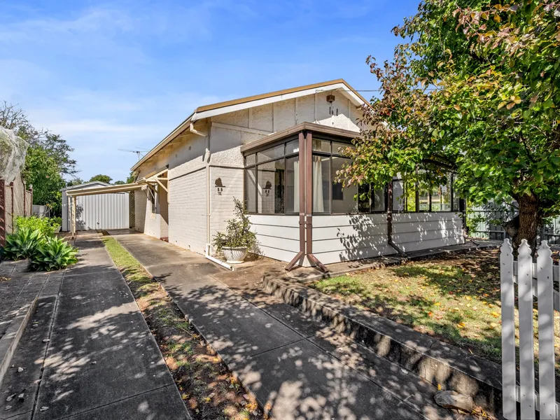 A WHOLE LOT OF CHARM IN A PRIME TIGHTLY HELD LOCATION!