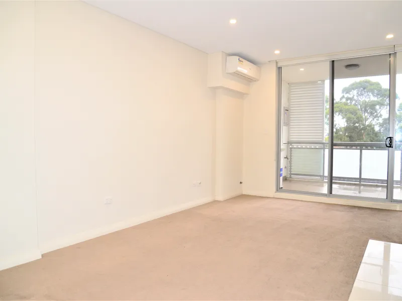 Split levels apartment! Don't miss out!