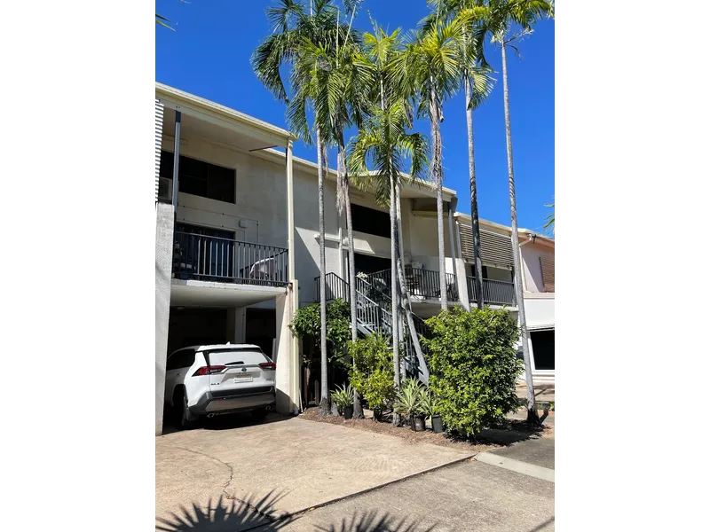 Rare Tri-level Townhouse in prestigious Larrakeyah!