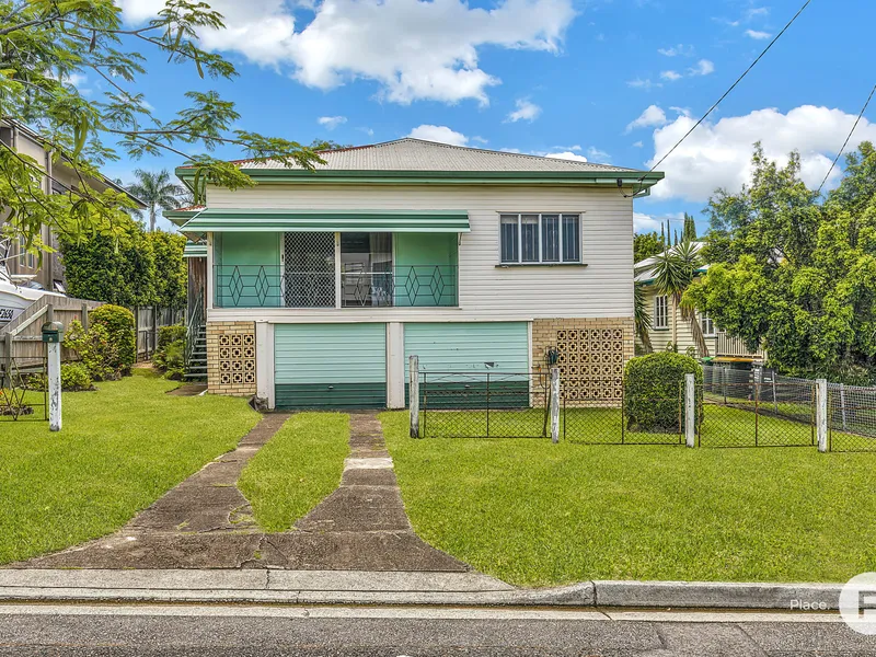 Rare post-war home on prime 607sqm allotment