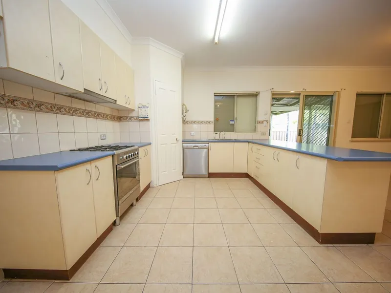 FAMILY HOME WITH BELOW GROUND POOL FOR LEASE!