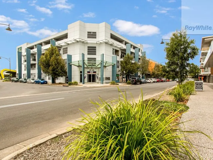 Rare 2 Bathroom, 2 Car Park Apartment in Pole Position