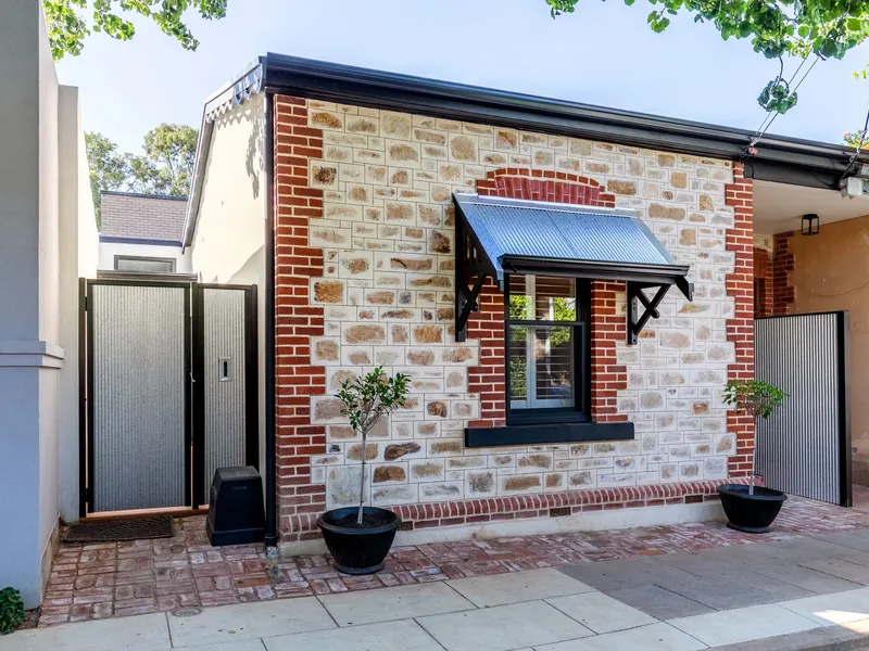 FULLY FURNISHED & FULLY EQUIPPED, RENOVATED COTTAGE IN NORTH ADELAIDE