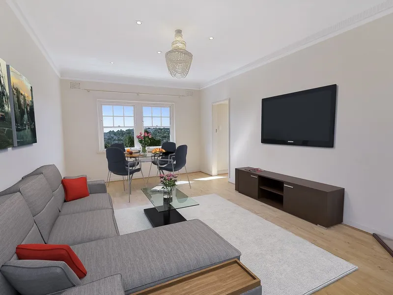 Top Floor 4 bedroom art deco apartment with 1 parking space