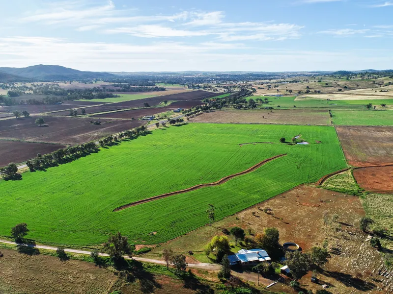 Lifestyle Acreage with Quality Productive Country