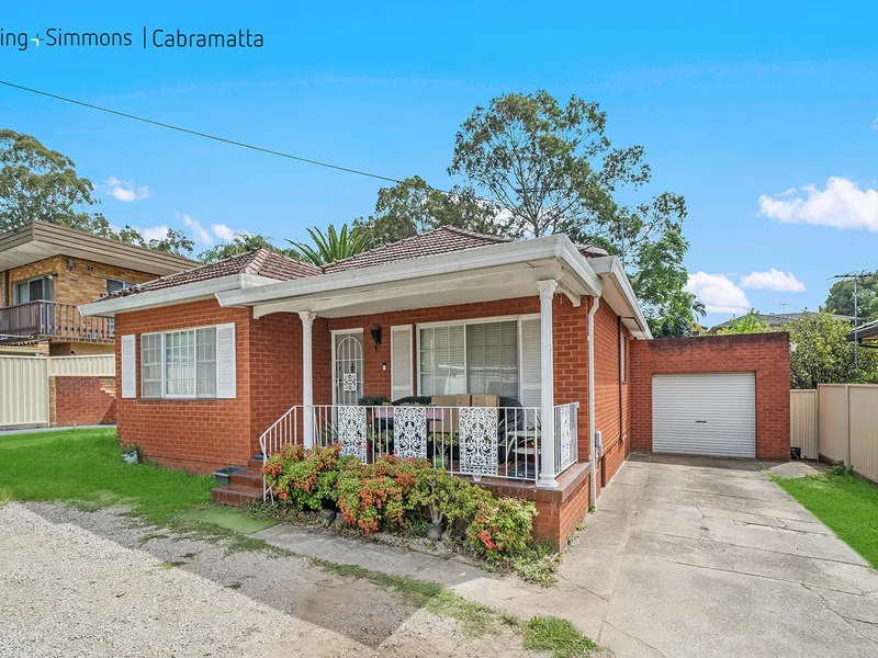 LARGE BRICK HOME + NEAR NEW GRANNY FLAT