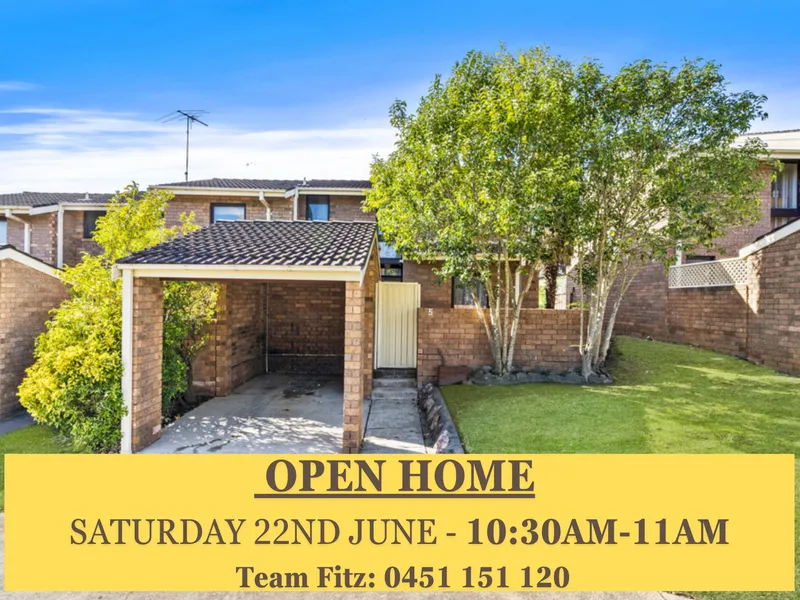 Charming Renovated Townhouse in Ambarvale!