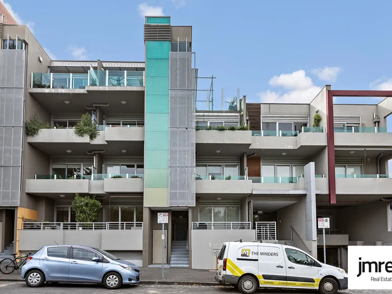Fully Furnished Apartment with Premium inner city lifestyle