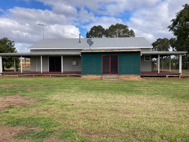 Spacious Farm house Power Included