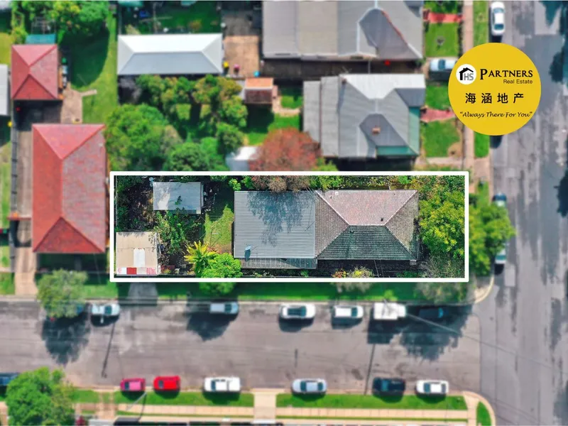 Exceptional Dual Dwelling Property on Spacious Corner Block with R3 Zoning