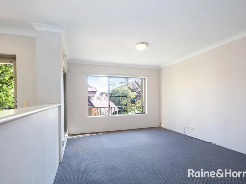 Spacious 2 Bedroom Apartment !