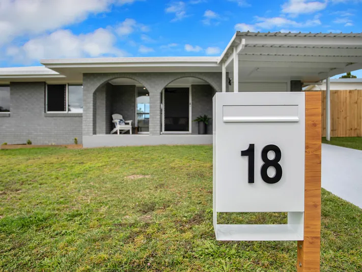 STUNNING LOW-SET RENOVATED BRICK HOME IN PERFECT LOCATION