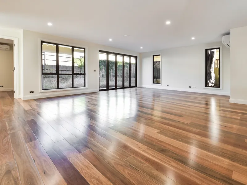 Impeccable Style With Luxurious Entertainer