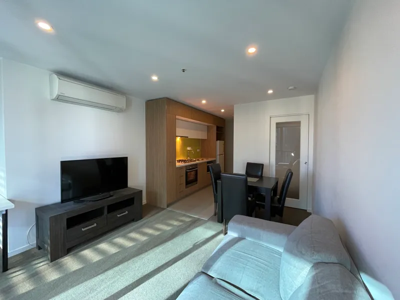 ONE BEDROOM APARTMENT