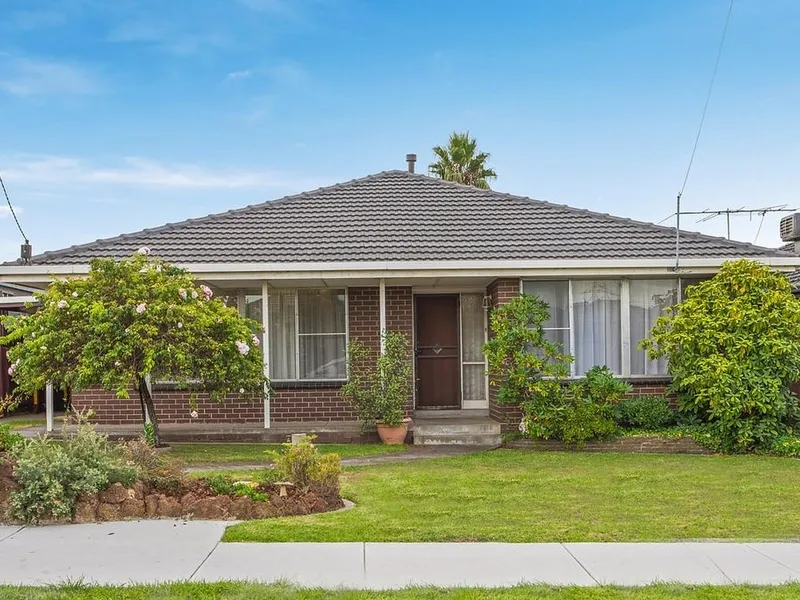 Rush down to Russelton Street