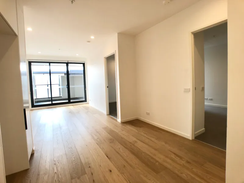 Stylish 2 bedroom 2 bathroom apartment in the Heart of Carnegie