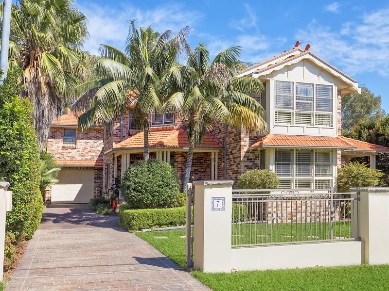 Family Sized Entertainer with Dual Street Access – 771sqm