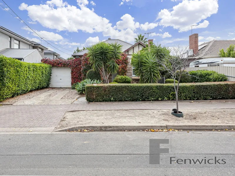 Beautifully Presented Three Bedroom Stone Fronted Bungalow with Art Deco Touch on Approx. 650 Sqm of Land and Much More!!