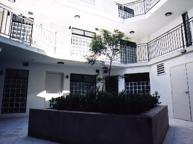 Lovely modern studio apartment located in the very heart of Newtown