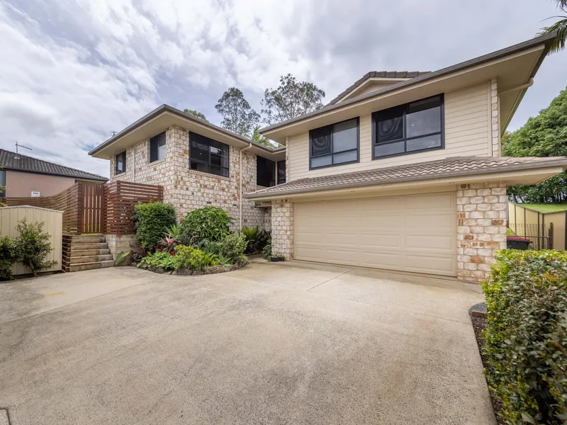 FABULOUS FREE STANDING HOME