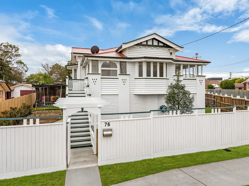 1930'S ICONIC QUEENSLANDER - PERFECTLY REFRESHED TO A MODERN ERA