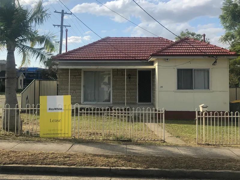 SUPERB FAMILY HOME IN HIGHLY SOUGHT LOCATION