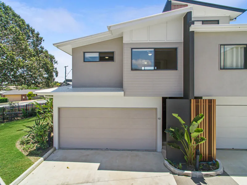 Chic & Modern Comfort - So Convenient to Everything 