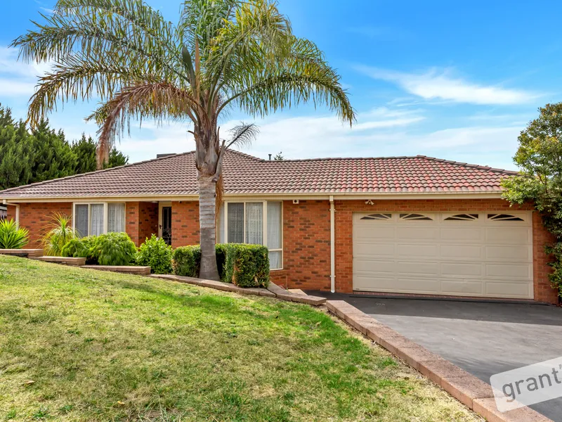 Home of many Possibilities... family double storey home! Work Office, Move your Parents in or Kids Retreat
