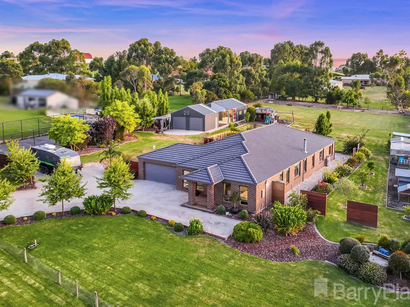 Stunning Large Family Home on 4741 m2 of fully landscaped land in Beautiful Poowong