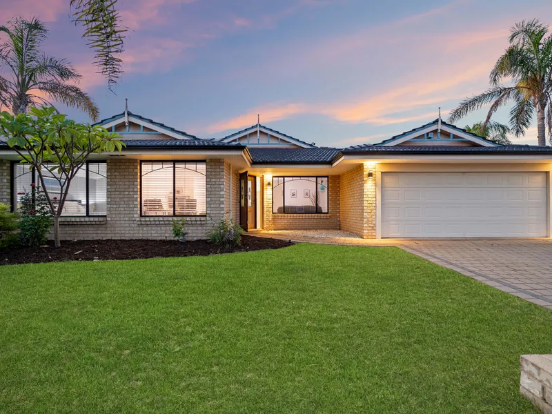 Beautiful 4-Bedroom Family Home in Carramar