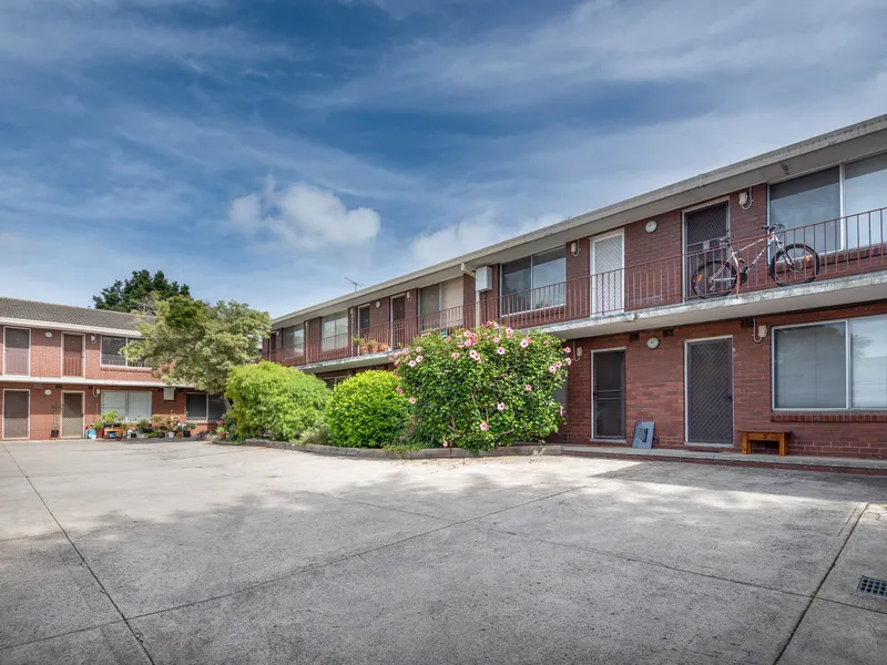 Ideally Located One Bedroom Apartment!