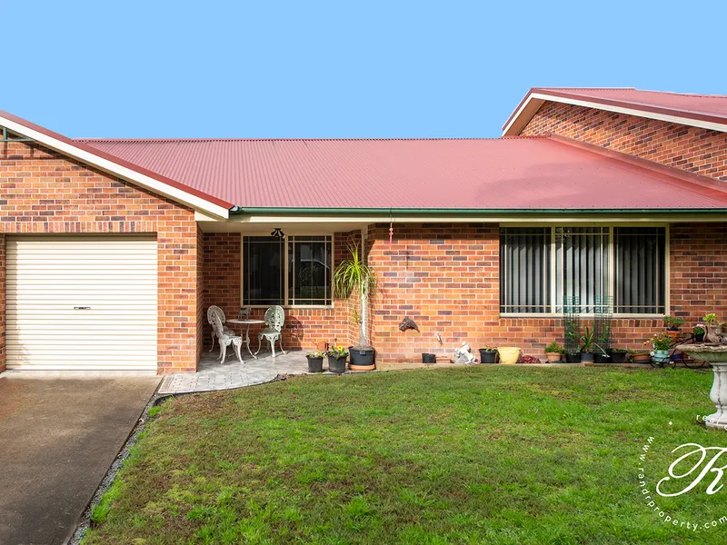 Comfortable, well-presented villa in prime location 