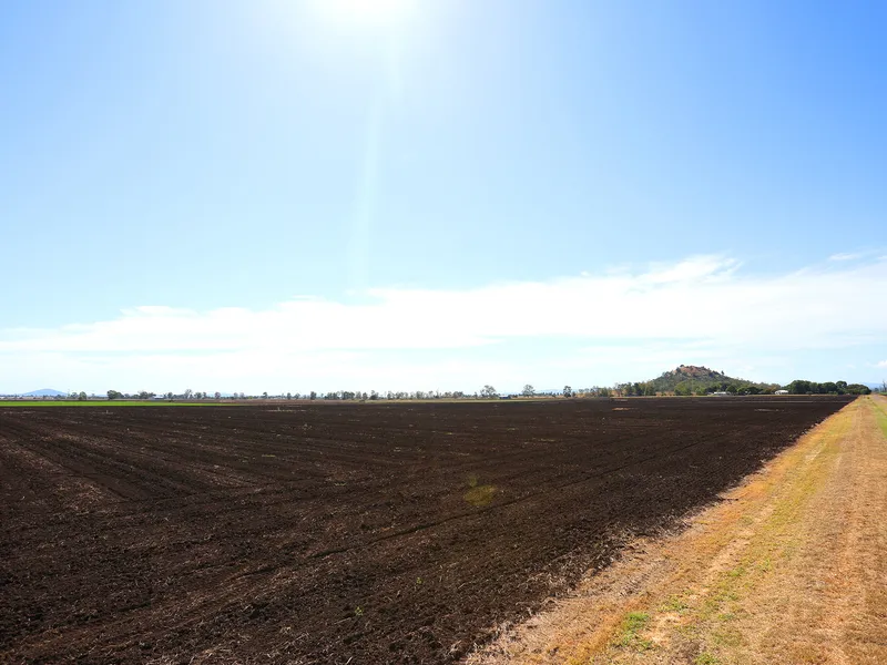 Impressive 61.5-Acres of Prime Agricultural Farmland, Gorgeous Family Living & Stunning Views