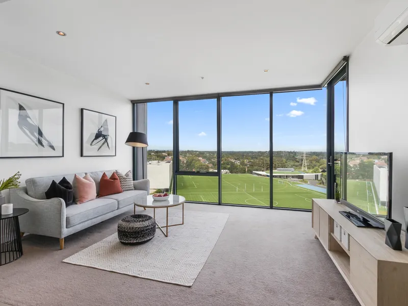 ONE BEDROOM + STUDY IMMACULATE CONDITION