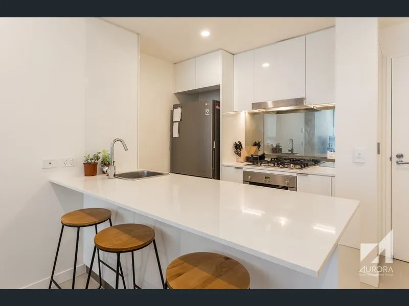 2 Bed 1 Bath plus Resort Style Pool, Gym & BBQ Area for Entertaining!