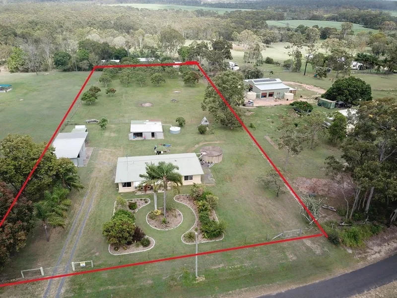 4 Bed Brick Home 15 Minutes From Bundaberg