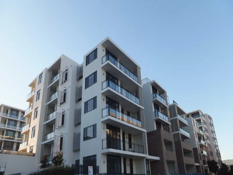 A COMFORTABLE FAMILY UNIT NEAR SHOPPING AND FERRY