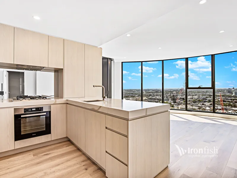 Safest Building in CBD with 24 hours concierge!