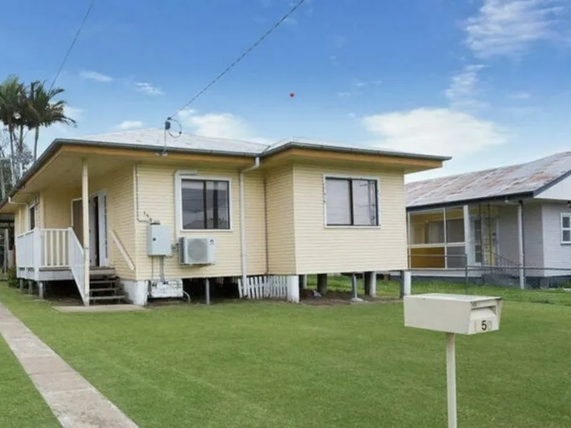 LET'S TALK PICTURE PERFECT FOR A SMALL FAMILY!