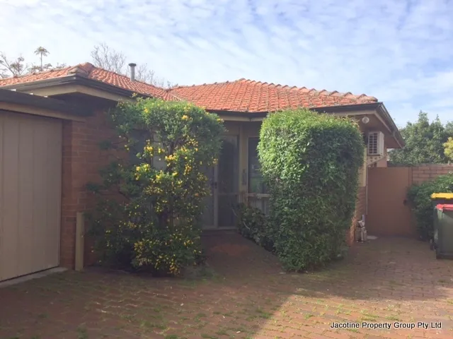 BRIGHT AND SPACIOUS THREE BEDROOM VILLA