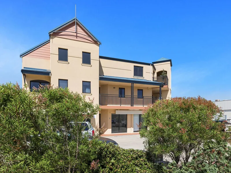Easy Care Living - Close to the Swan River and Cafes