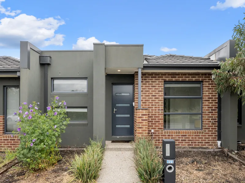 3 Bedroom House close to Schools & Shops