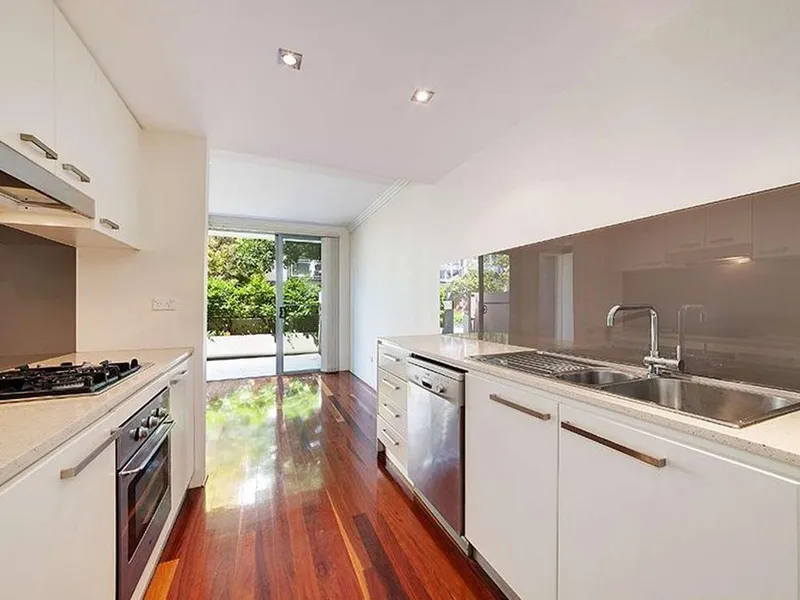 Spacious and immaculate family townhouse, fantastic location