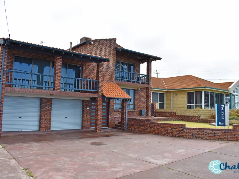 GREAT FAMILY HOME WITH POOL AND A VIEW