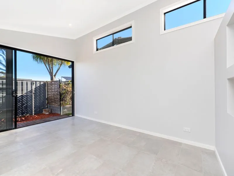 Brand new contemporary studio in Marrickville, All bills included!