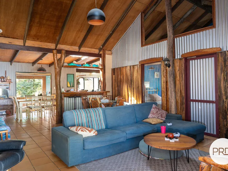 Unique 6 acres & location in the cove estate so much opportunity here with 2 homes!!!