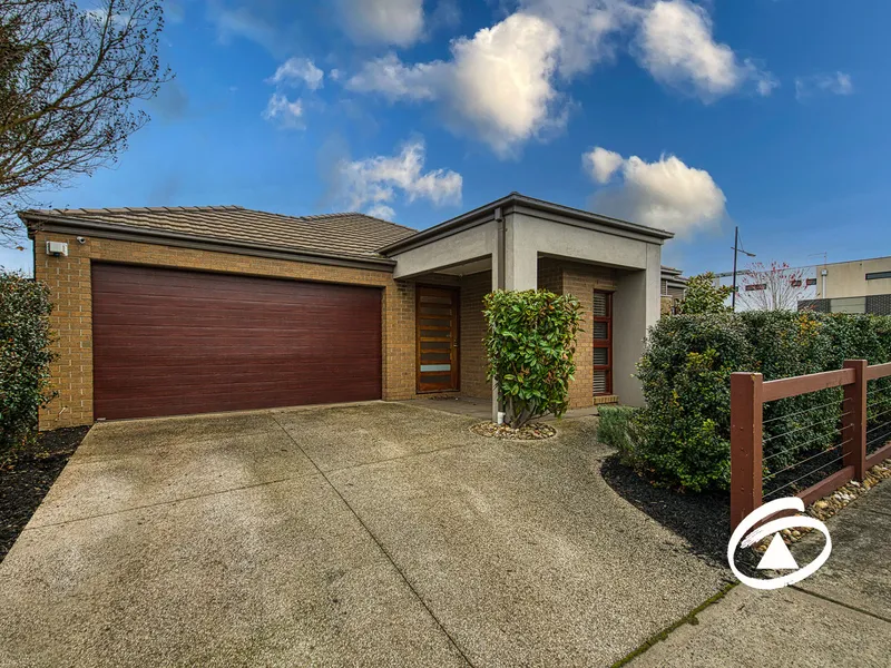 IMPRESSIVE EX-DISPLAY FAMILY HOME WITH A POOL